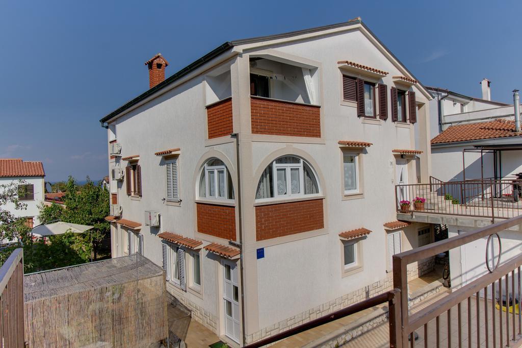 Apartment Nikolina มาลีโลชินจ์ ภายนอก รูปภาพ